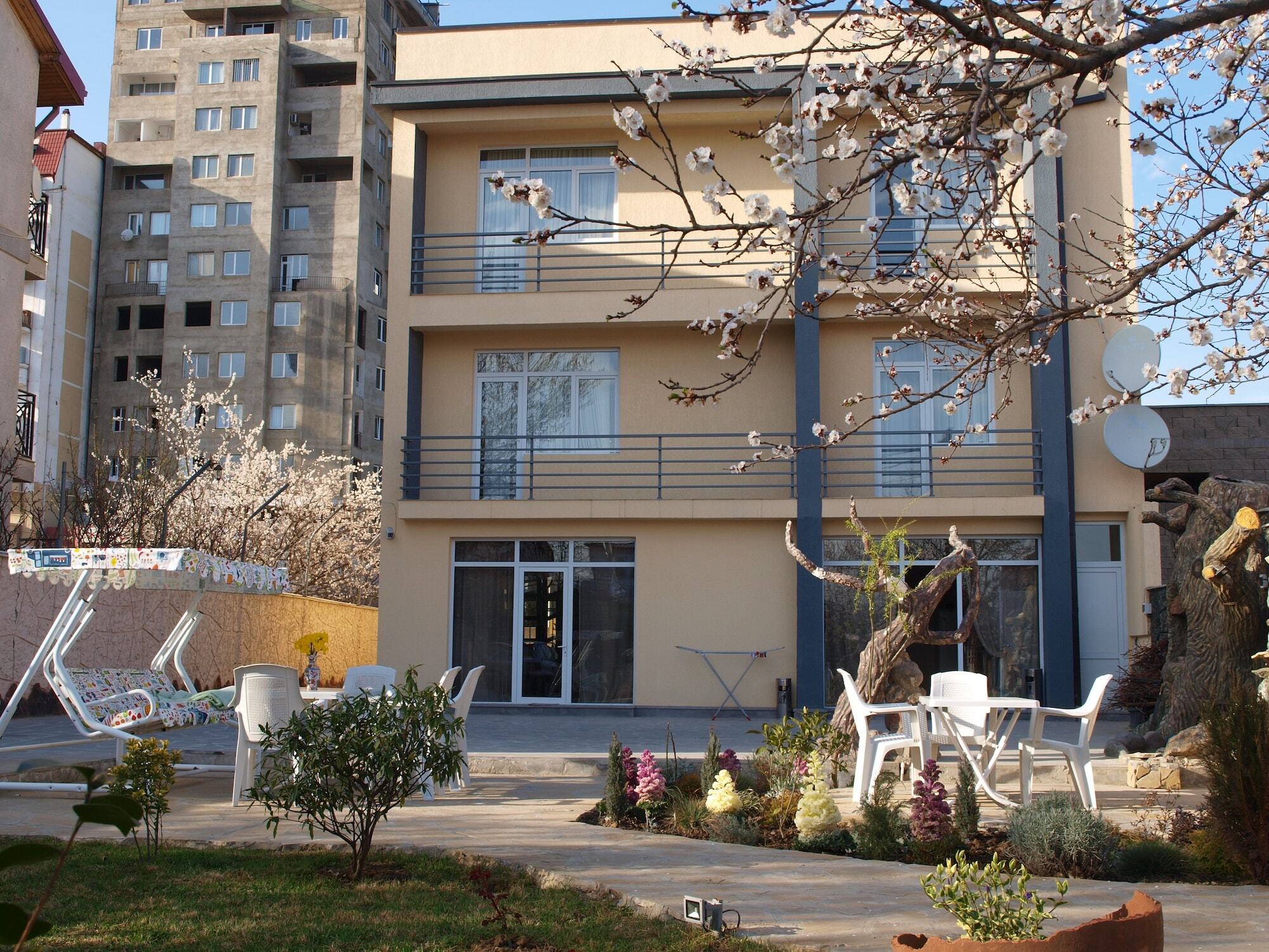 Liel Hotel Tbilisi Buitenkant foto